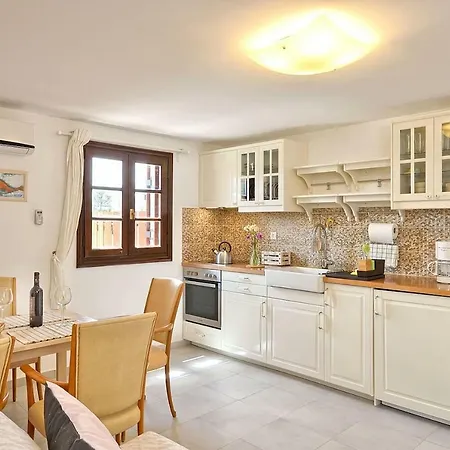 Center Penthouse - Medieval Town 10'- 2' شقة Rhodes City