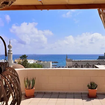شقة Center Penthouse - Medieval Town 10'- 2' *
